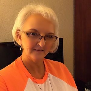 Meet your Posher, Angela